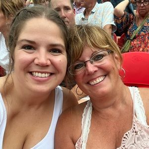 Hi! My name's Alyssa and I'm located in Iowa!